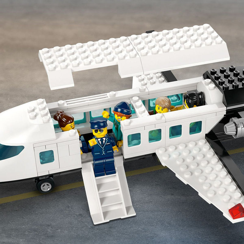 Đồ Chơi Lắp Ráp Sân Bay Và Máy Bay LEGO CITY 60502 (887 chi tiết) - ảnh 6